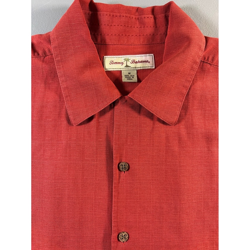 Tommy Bahama Shirt Mens Medium Red 100% Silk Short Sleeve Textured Camp Button U